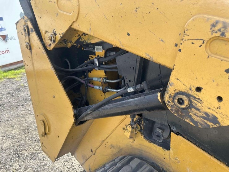 2014-caterpillar-257d-image-20