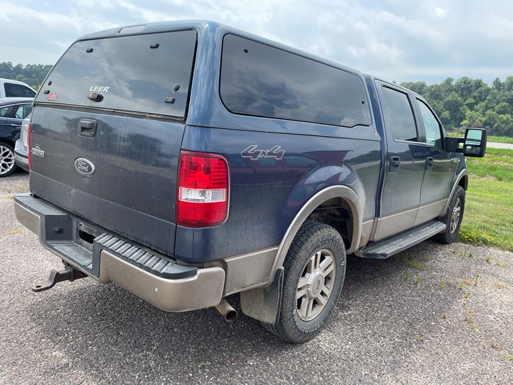#1037-•-2005-ford-lariat-crew-cab-4x4-(has-wi-title)-image-5
