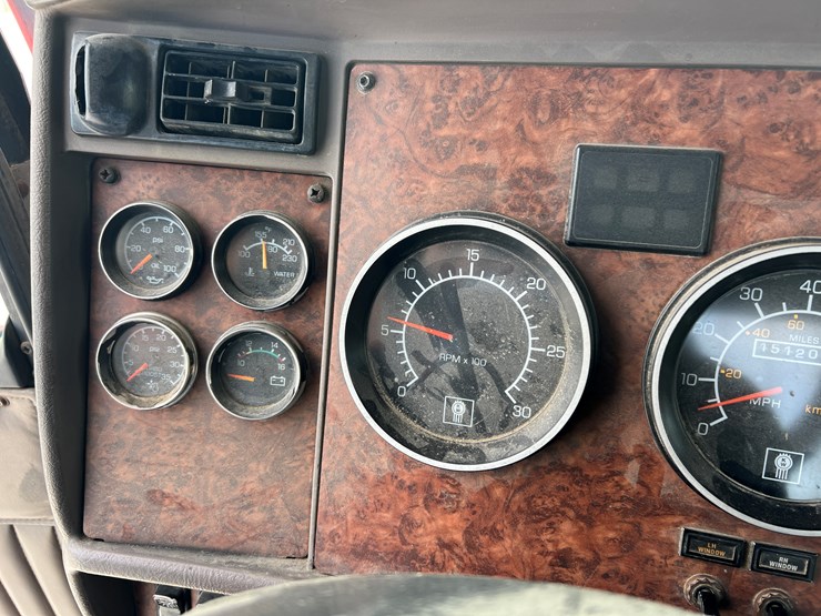 kenworth-t800-image-15