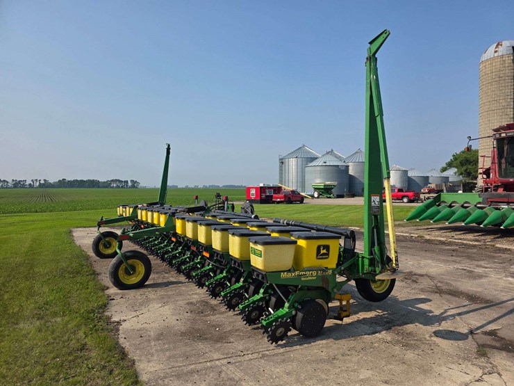 john-deere-1710-image-6