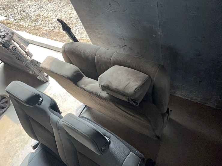 ford-backseat-support-equipment-image-1