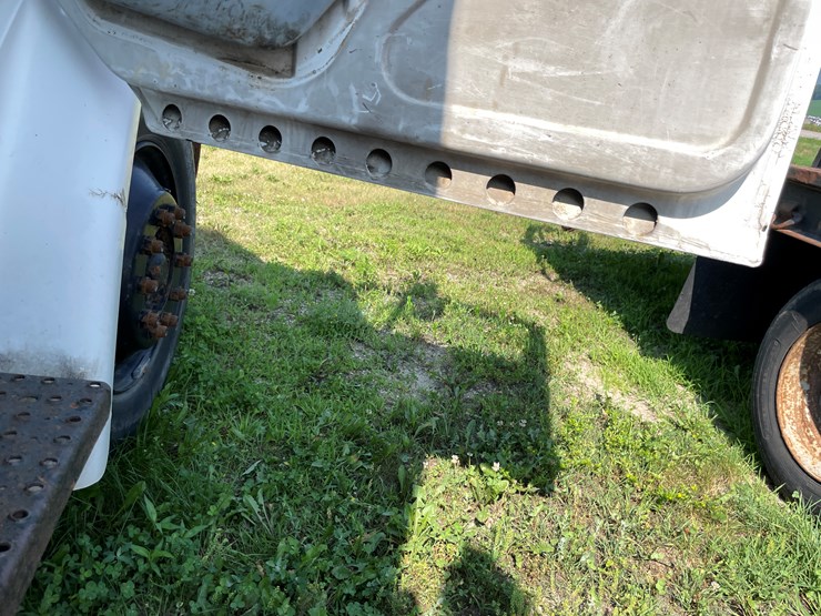 #1013-•-1992-freightliner-cummins-(has-mn-title)-image-56