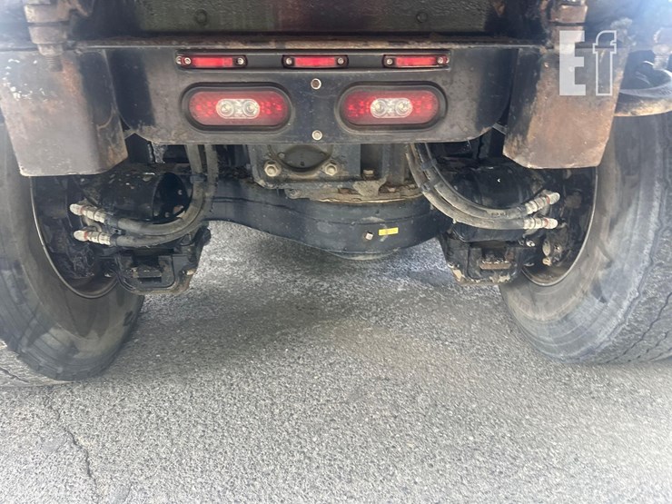 2021-mack-granite-64fr-image-17