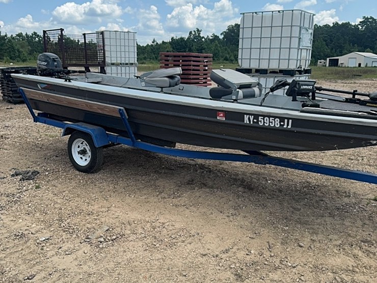 15-foot-fishing-boat-with-mercury-9.9-horse-motor-image-3