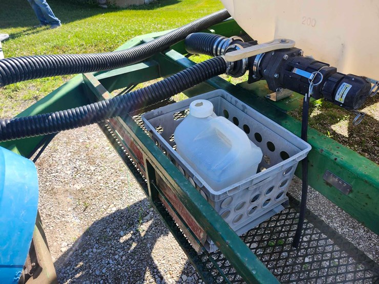 1600-gallon-poly-nurse-trailer-image-9