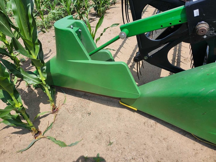 2014-john-deere-635f-grain-head-image-19
