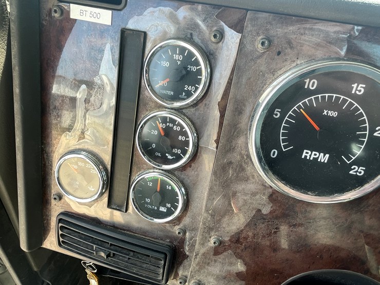 #1011-•-2007-international-truck-(has-wi-title)-image-38