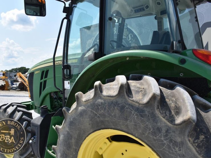 2017-john-deere-6120e-image-21