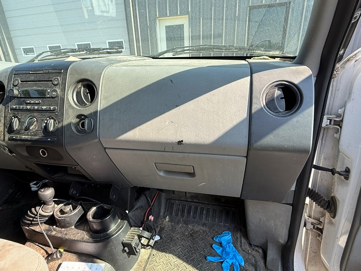 2004-ford-f150-image-21