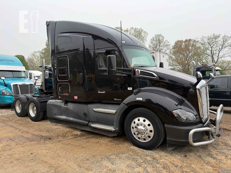 2022-kenworth-t680-image-2