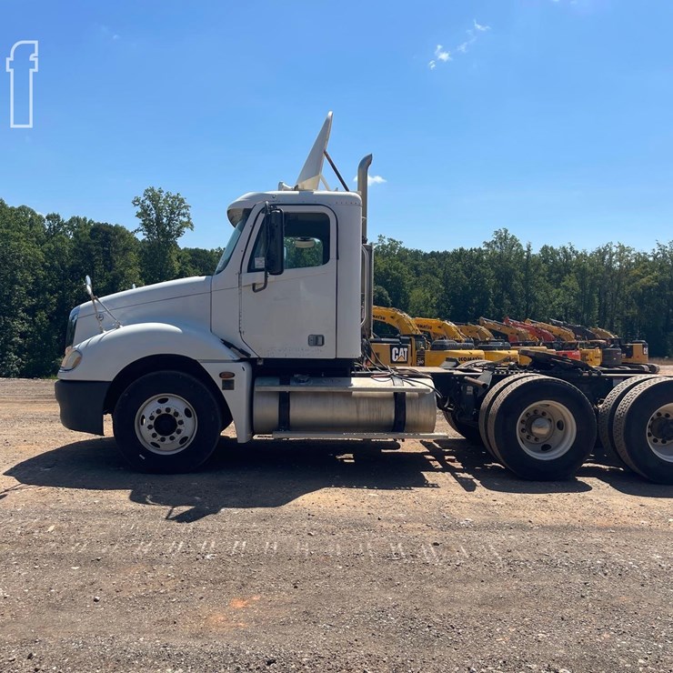 2006 FREIGHTLINER COLUMBIA 120