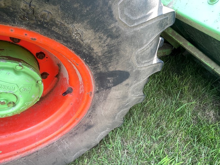 #1061-•-owatonna-260-swather-with-conditioner-image-52