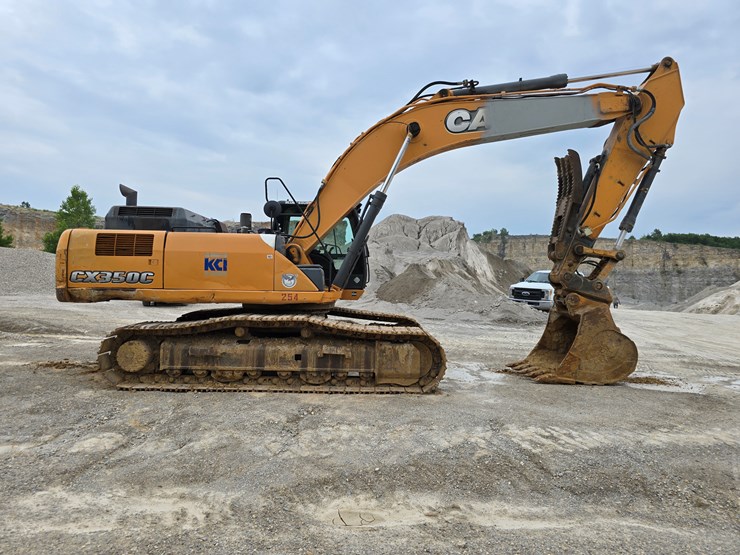 2012-case-350c-image-42