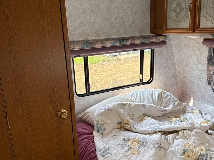 1998-jayco-eagle-25ft-camper-image-35