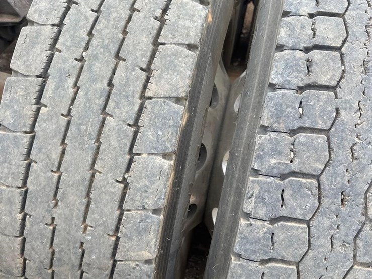 2015-kenworth-t880-image-18