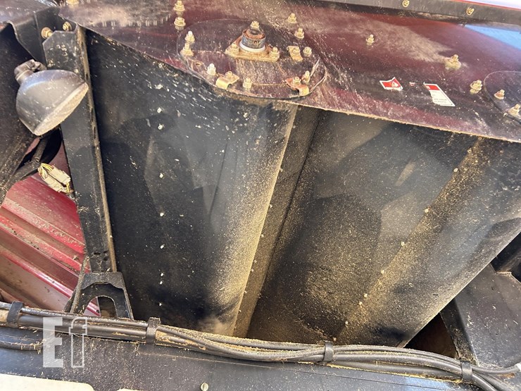 2007-case-ih-7010-image-50