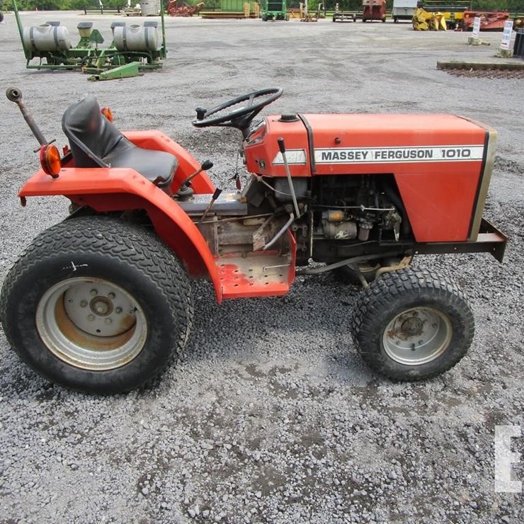 MASSEY-FERGUSON 1010