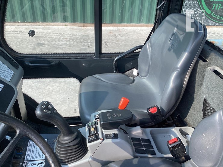 2017-bobcat-toolcat-5600-image-14