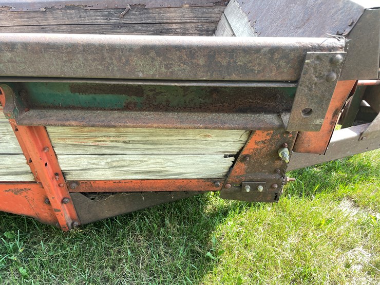 #1079-•-new-idea-spreader-image-17