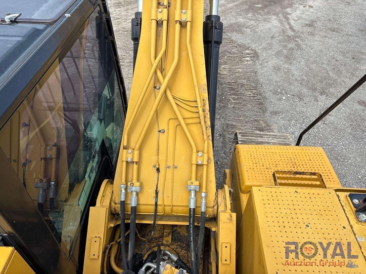 2017-caterpillar-326fl-image-25
