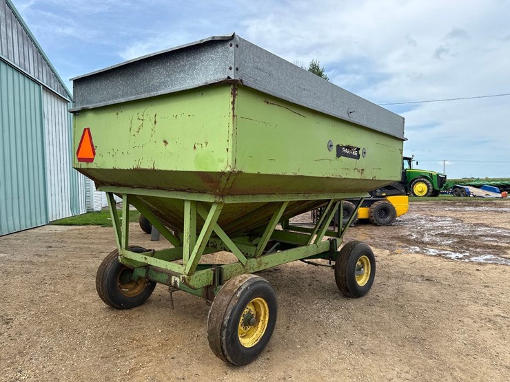 parker-200bu-gravity-wagon-image-3