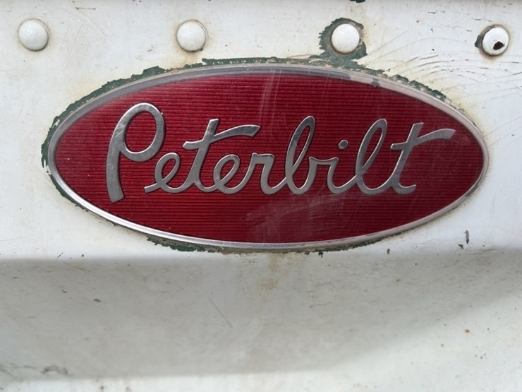 1988-peterbilt-320-image-10