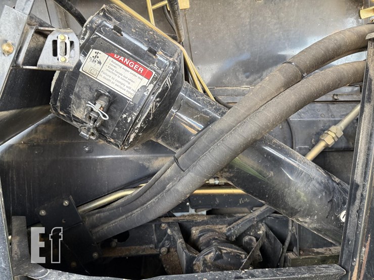 new-holland-cr960-image-27