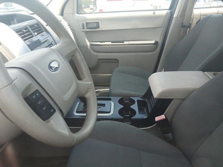 2012-ford-escape-image-4