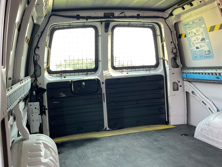 #1033-•-2023-chevy-express-van-(has-wi-salvage-title)-image-64