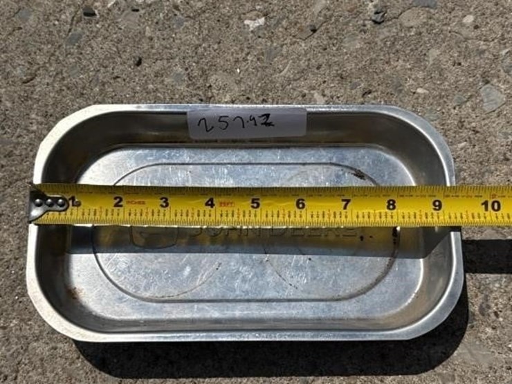 john-deere-magnetic-tray-image-2