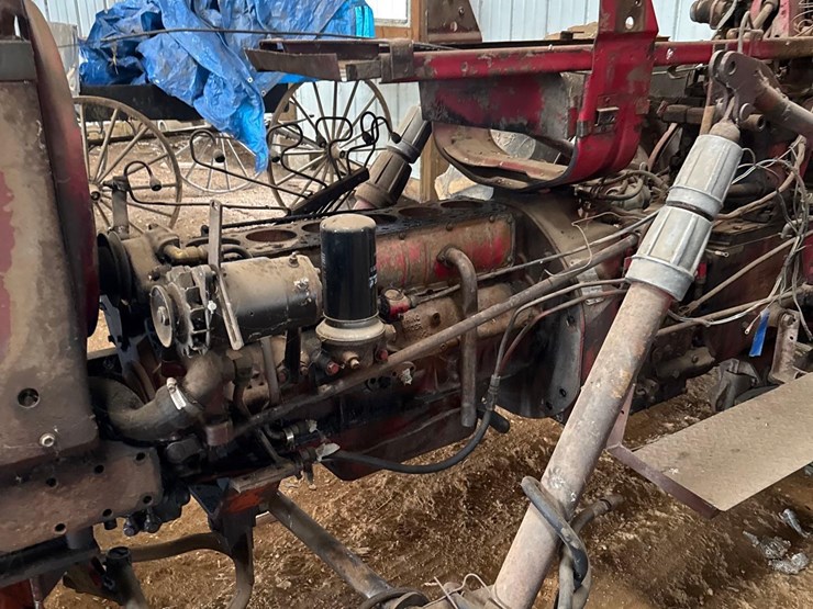 international-parts-tractor-image-15