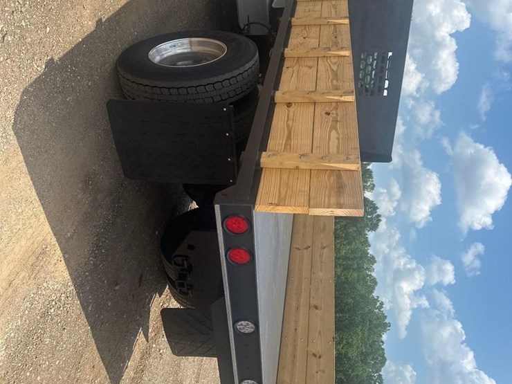 2018-ford-f650-image-6