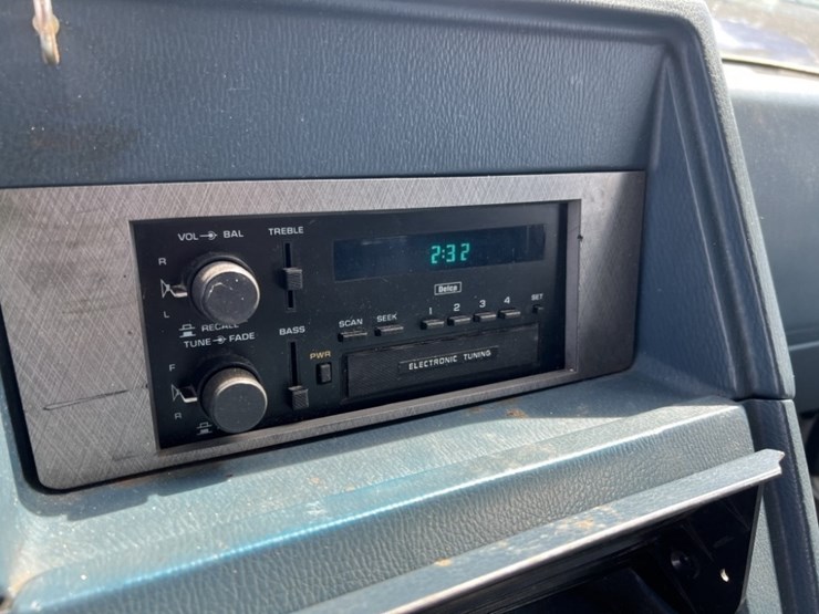 1992-chevrolet-g20-image-32
