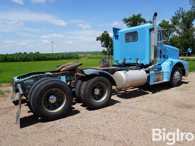 1996-peterbilt-377-image-5