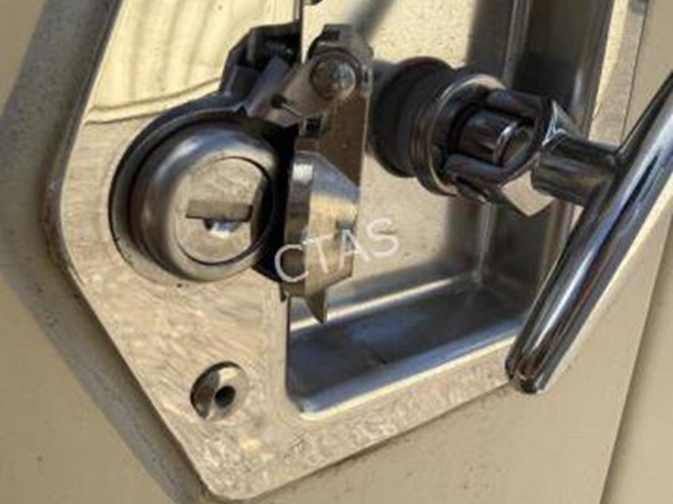 #135-•-11-ft-conex/-shipping-container---one-trip-image-9