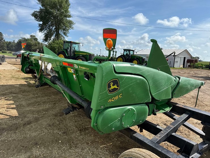 2012-john-deere-608c-image-3