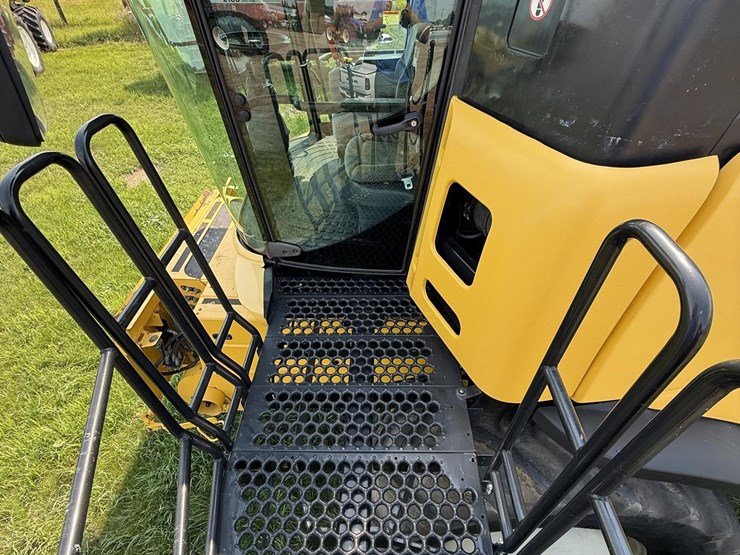 new-holland-cr960-image-71