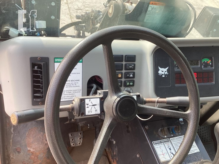 2017-bobcat-toolcat-5600-image-16