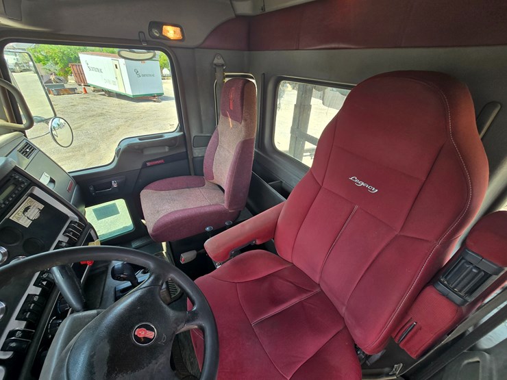 2012-kenworth-t800-image-101