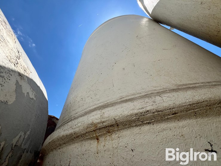 7,000-gallon-(approx.)-fiberglass-liquid-feed-storage-tank-image-5
