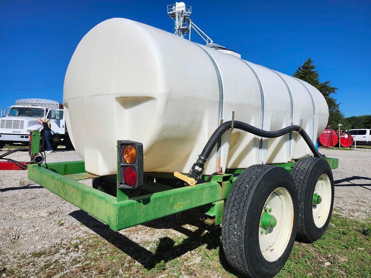 1600-gallon-poly-nurse-trailer-image-12