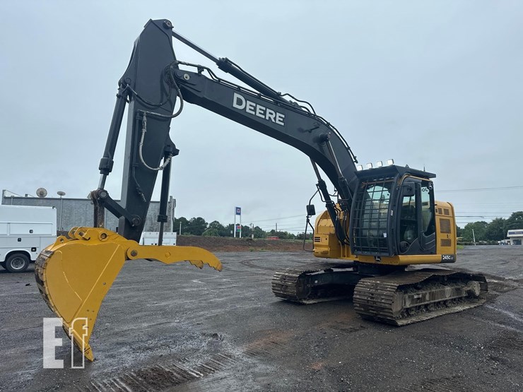 2021-deere-245g-lc-image-8