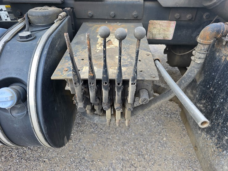 2012-kenworth-t800-image-156