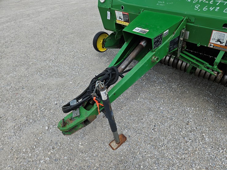 2000-john-deere-567-image-2
