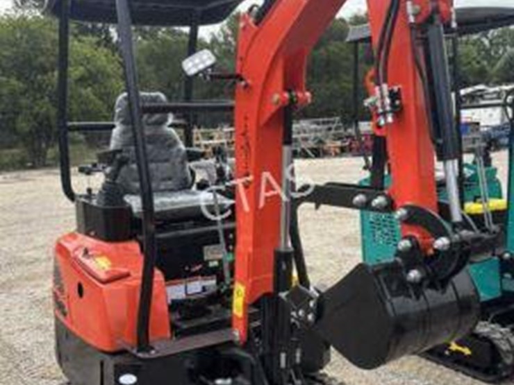 #111-•-cfg-industrial-mini-excavator---kubota-diesel-image-2