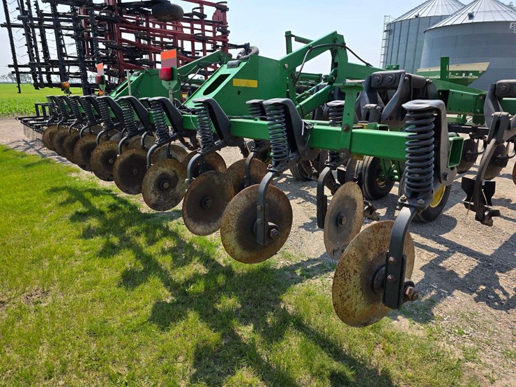 john-deere-2700-image-15