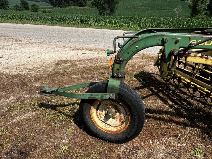 john-deere-660-image-11