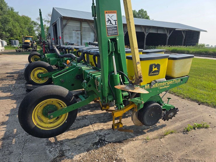 john-deere-1710-image-21