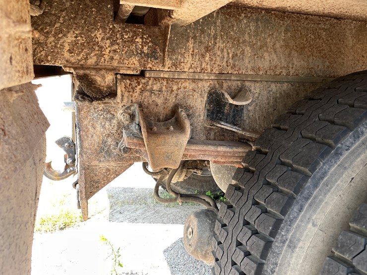 #1013-•-1992-freightliner-cummins-(has-mn-title)-image-36