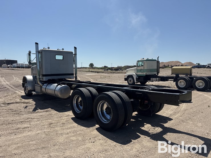 1992-peterbilt-379-image-7